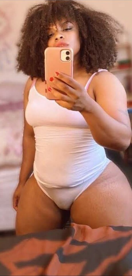 Foto di nudo di fuga di OnlyFans di Ellethemuse