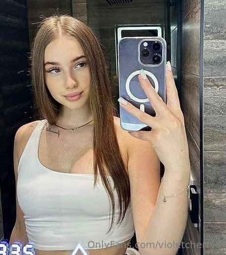 Foto di nudo di fuga di OnlyFans di Violetcherryy