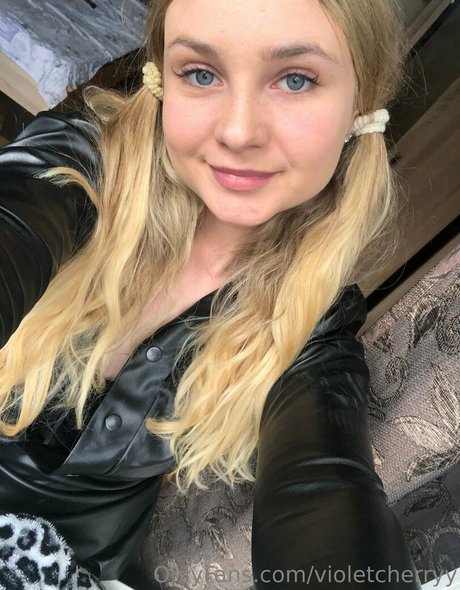 Foto di nudo di fuga di OnlyFans di Violetcherryy