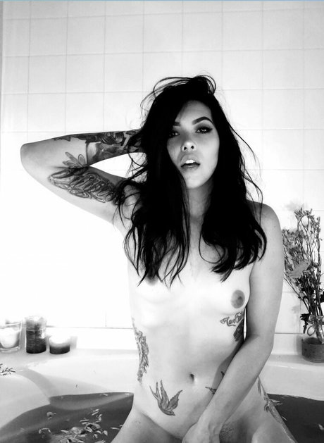 Foto di nudo di fuga di OnlyFans di Sailorfox31