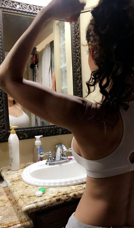 Ariannathehousewife