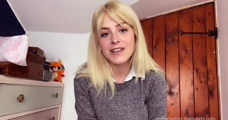 Foto di nudo di fuga di OnlyFans di Molly Darling
