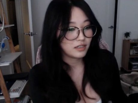 Foto di nudo di fuga di OnlyFans di Kang Hee Yoon