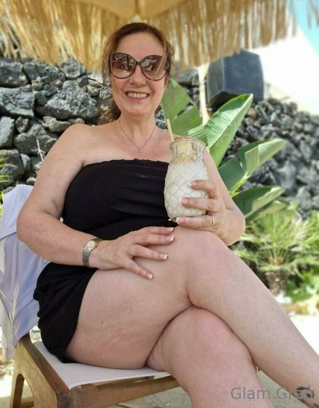 Foto di nudo di fuga di OnlyFans di Glamgran56