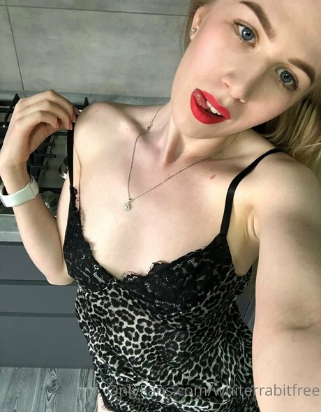 Foto di nudo di fuga di OnlyFans di Whiterrabitfree