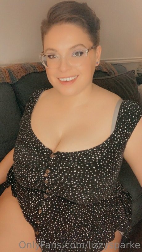 Foto di nudo di fuga di OnlyFans di Lizzysparke