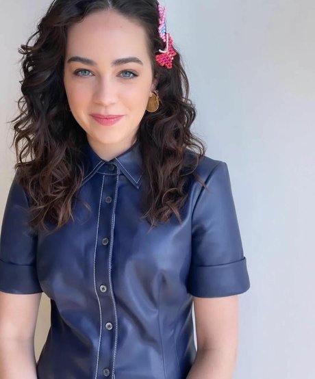 Mary Mouser