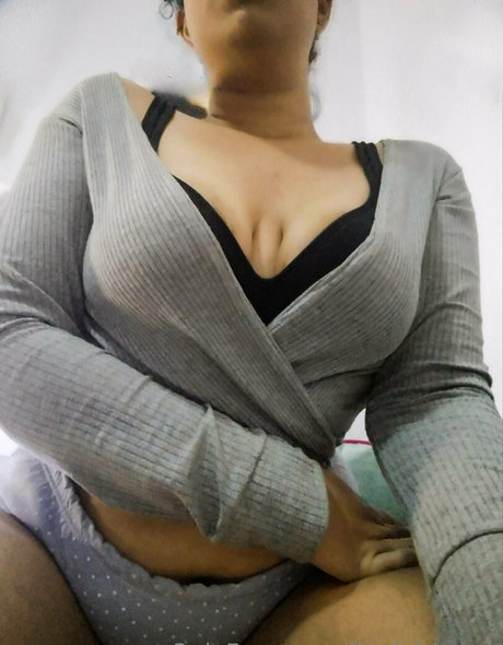 Foto di nudo di fuga di OnlyFans di Finalgirlasmr
