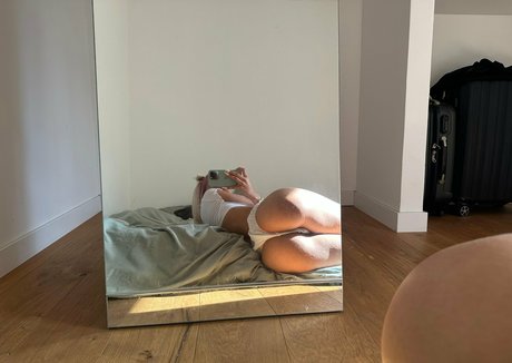 Foto di nudo di fuga di OnlyFans di Linacuttsmiller
