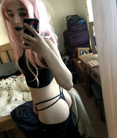 Foto di nudo di fuga di OnlyFans di Asiancd18