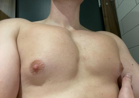 Foto di nudo di fuga di OnlyFans di Coreytaylorvip