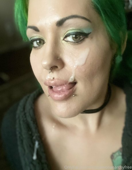 Foto di nudo di fuga di OnlyFans di Cinnamonanarchyfree