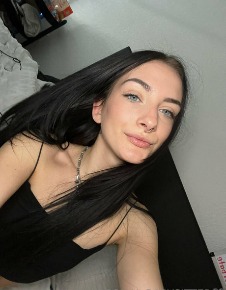 Foto di nudo di fuga di OnlyFans di Babysitter69