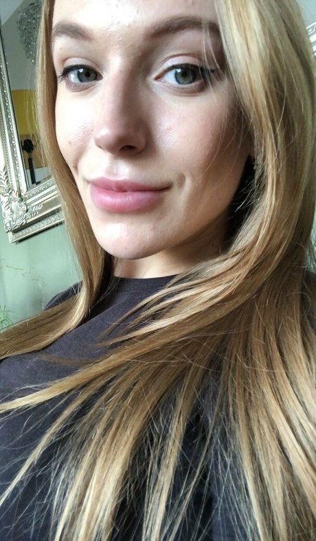 Aislinxxxmodel