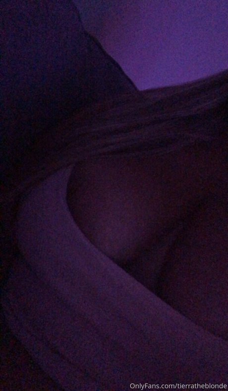 Foto di nudo di fuga di OnlyFans di Tierratheblonde