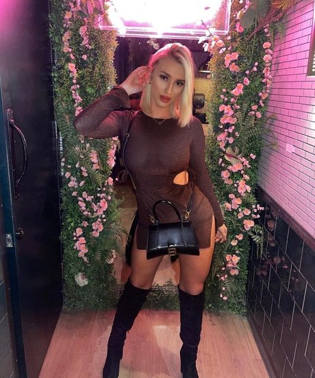 Foto di nudo di fuga di OnlyFans di Lauren Day