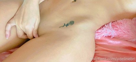 Foto di nudo di fuga di OnlyFans di Adelinebri