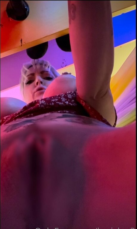 Foto di nudo di fuga di OnlyFans di Kerilov3