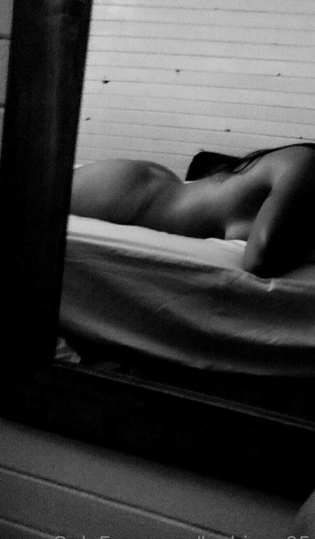 Foto di nudo di fuga di OnlyFans di Luchiana95