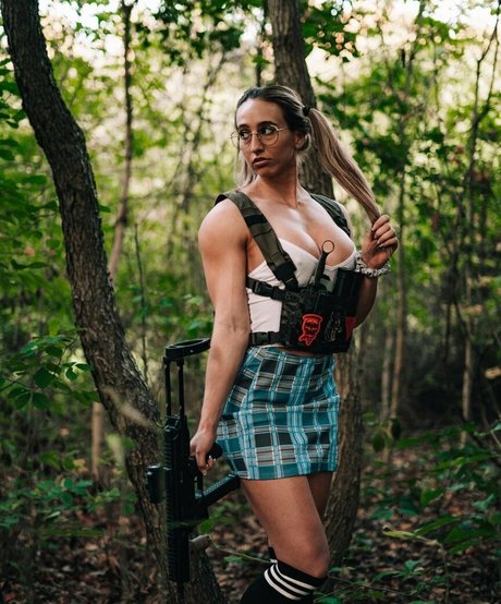Foto di nudo di fuga di OnlyFans di Girls With Guns
