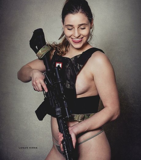 Girls With Guns
