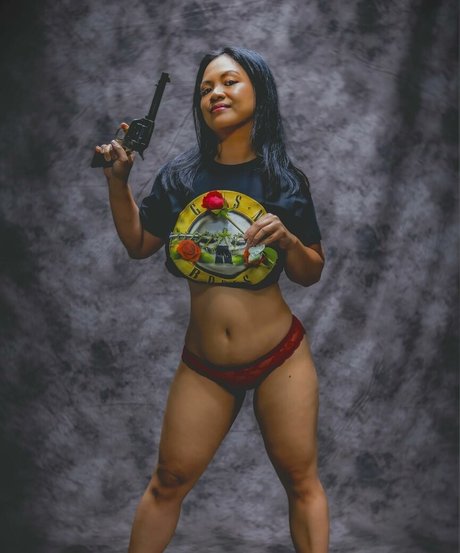 Girls With Guns