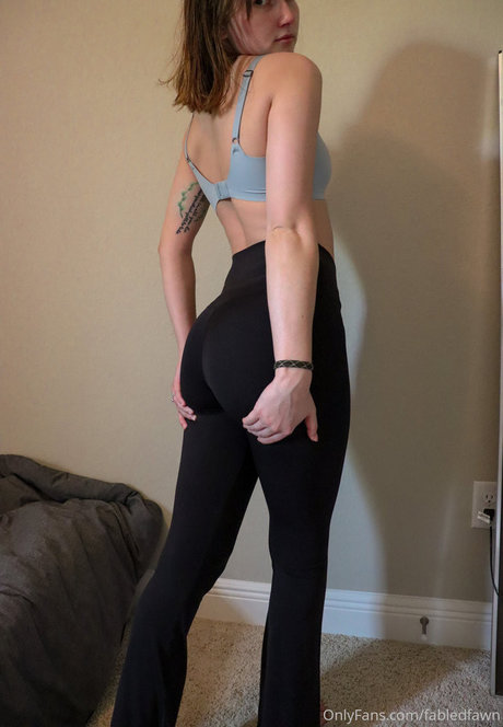 Foto di nudo di fuga di OnlyFans di Fabled Fawn