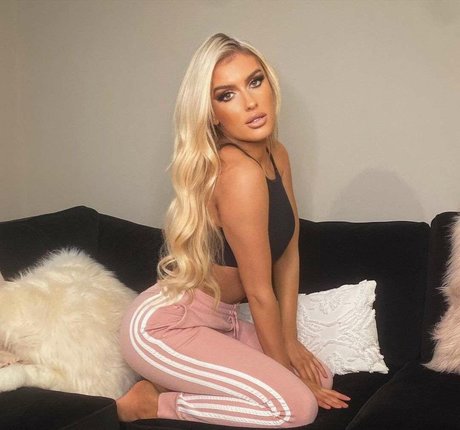 Foto di nudo di fuga di OnlyFans di Mariah May