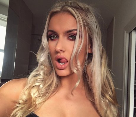 Foto di nudo di fuga di OnlyFans di Mariah May