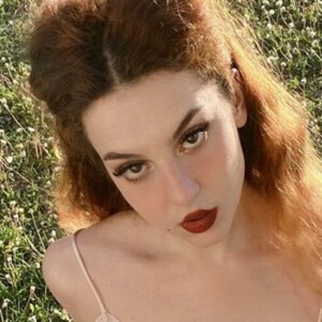 Foto di nudo di fuga di OnlyFans di Symposiarcha
