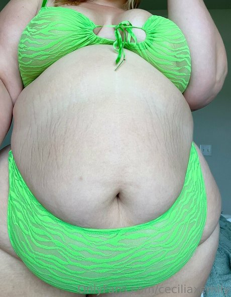 Foto di nudo di fuga di OnlyFans di Ceciliaxemily