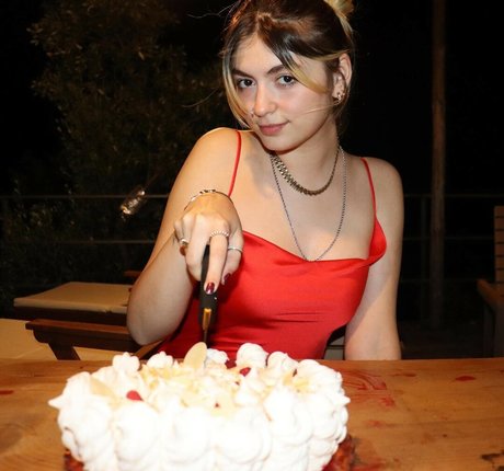 Foto di nudo di fuga di OnlyFans di Ayca Tilki