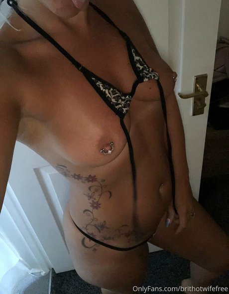 Ukhotwifecouple