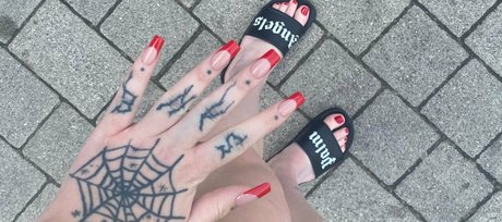 Foto di nudo di fuga di OnlyFans di Xxxgothdollxxx