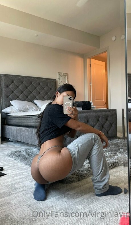 Foto di nudo di fuga di OnlyFans di Virginasanhousefree