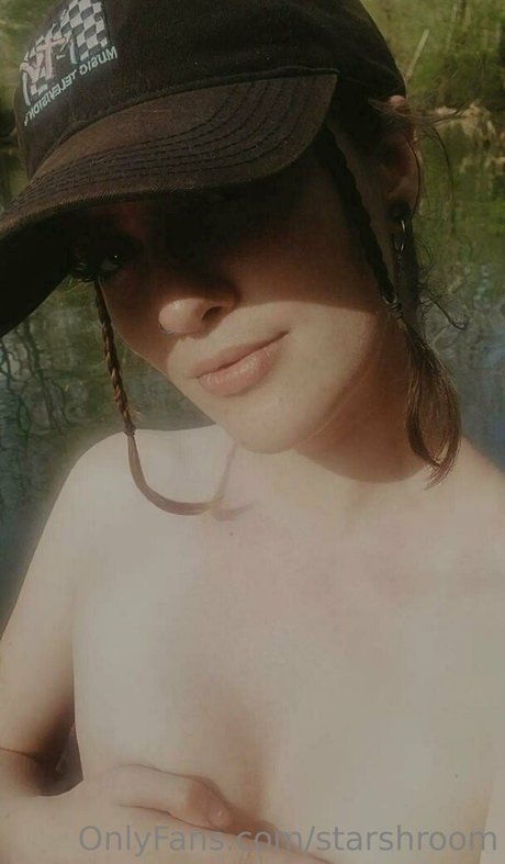 Foto di nudo di fuga di OnlyFans di Starshroom