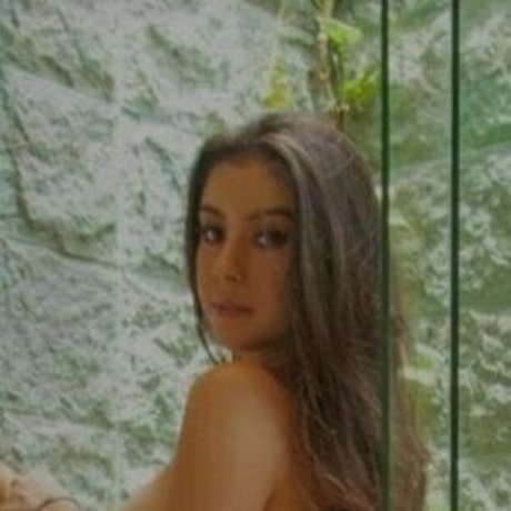 Foto di nudo di fuga di OnlyFans di Maria Emanoeli