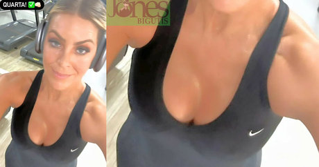 Foto di nudo di fuga di OnlyFans di Renata Fan