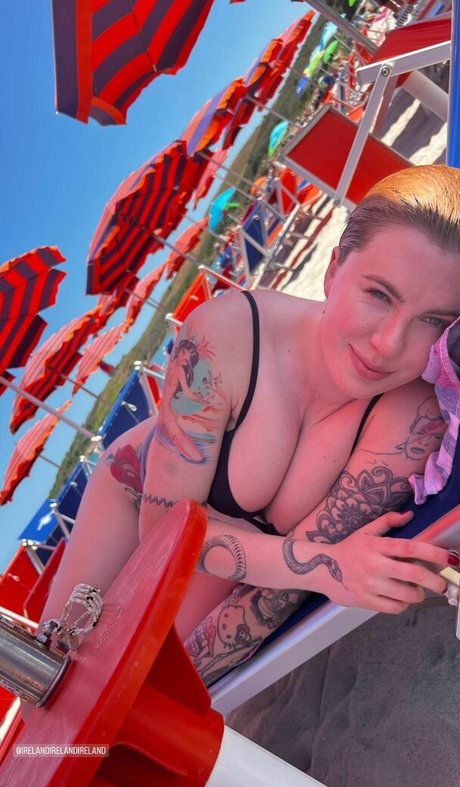 Foto di nudo di fuga di OnlyFans di Ireland Baldwin