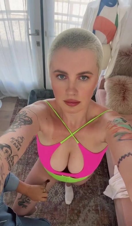 Foto di nudo di fuga di OnlyFans di Ireland Baldwin