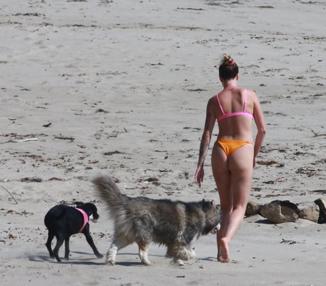 Foto di nudo di fuga di OnlyFans di Ireland Baldwin