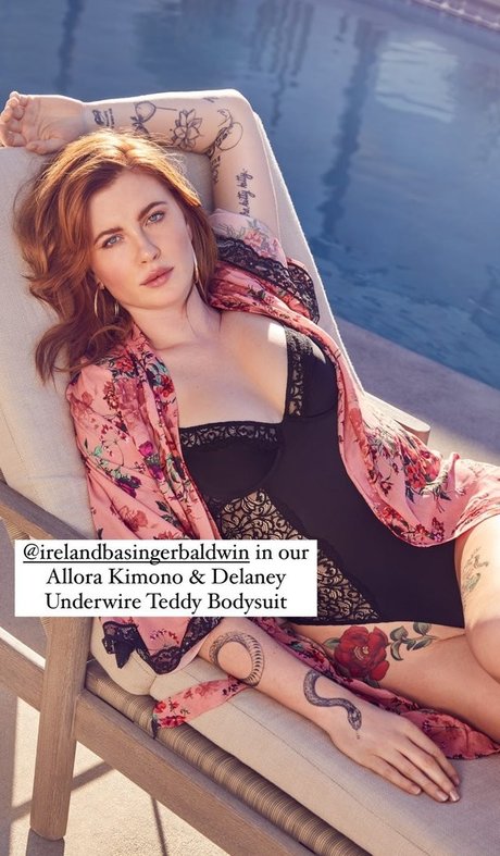 Foto di nudo di fuga di OnlyFans di Ireland Baldwin