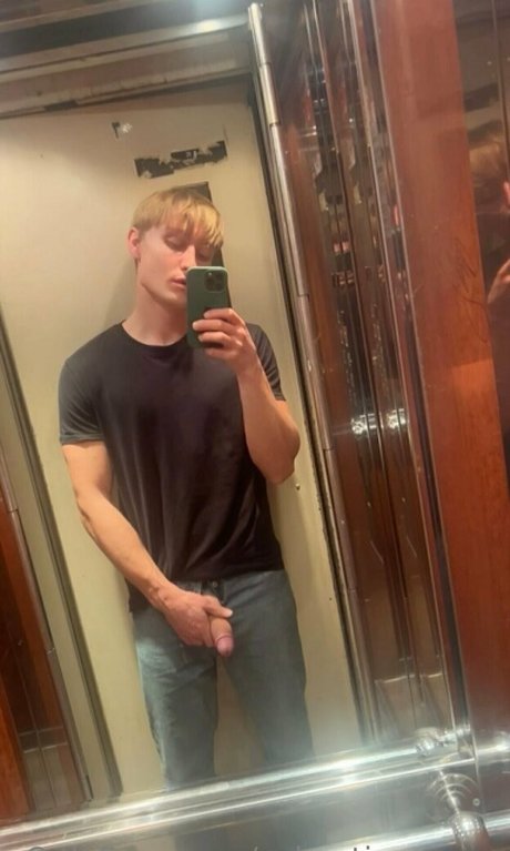 Foto di nudo di fuga di OnlyFans di Sebastiancoxxx