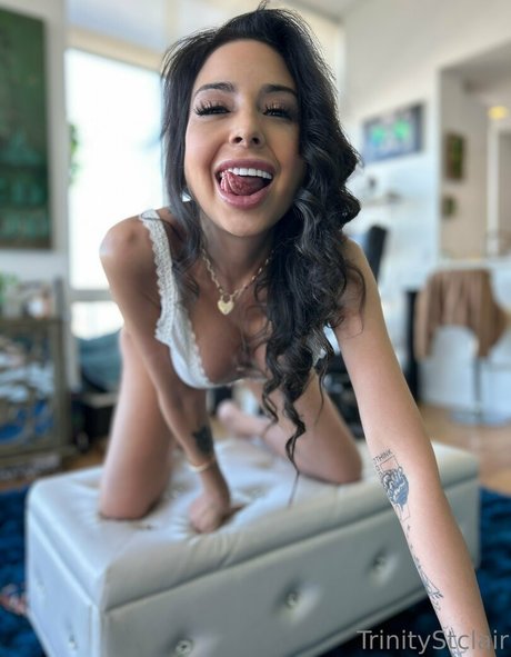 Foto di nudo di fuga di OnlyFans di Trinitystclair