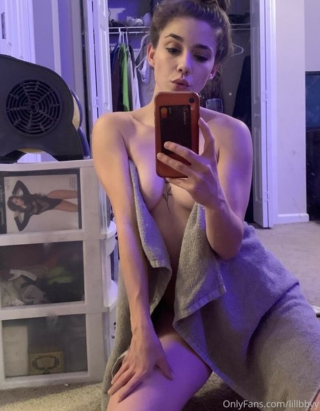 Foto di nudo di fuga di OnlyFans di Lillbbyy
