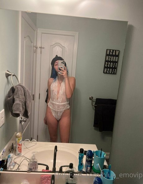 Foto di nudo di fuga di OnlyFans di Blueemofree