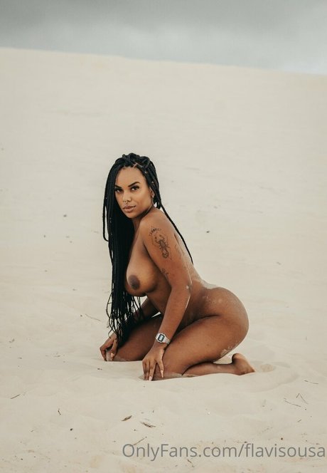 Foto di nudo di fuga di OnlyFans di Negras Peitudas