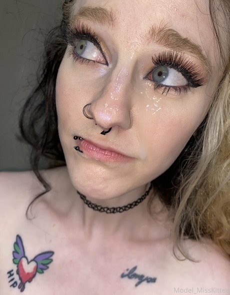 Foto di nudo di fuga di OnlyFans di Modelmisskittee92