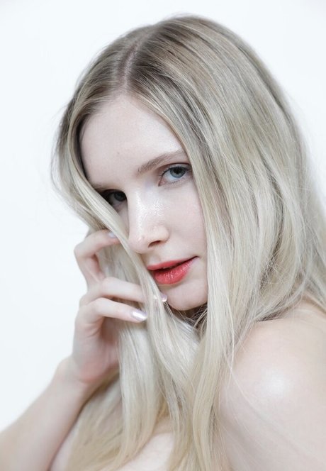 Lily Hart