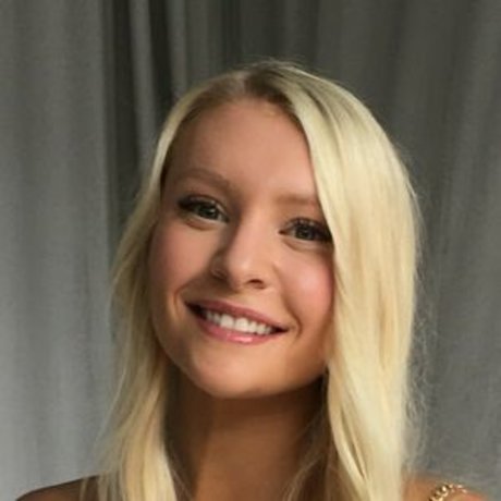 Freshmanblondie18